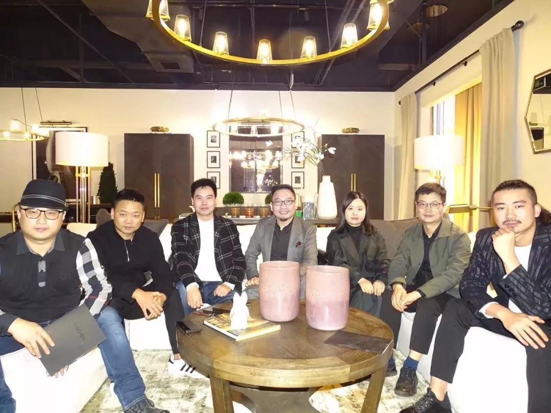 中國晶鯤鵬獎戰(zhàn)略合作伙伴設(shè)計賦能簽約儀式圓滿召開—成都建博會“大家居·設(shè)計周”(圖8)