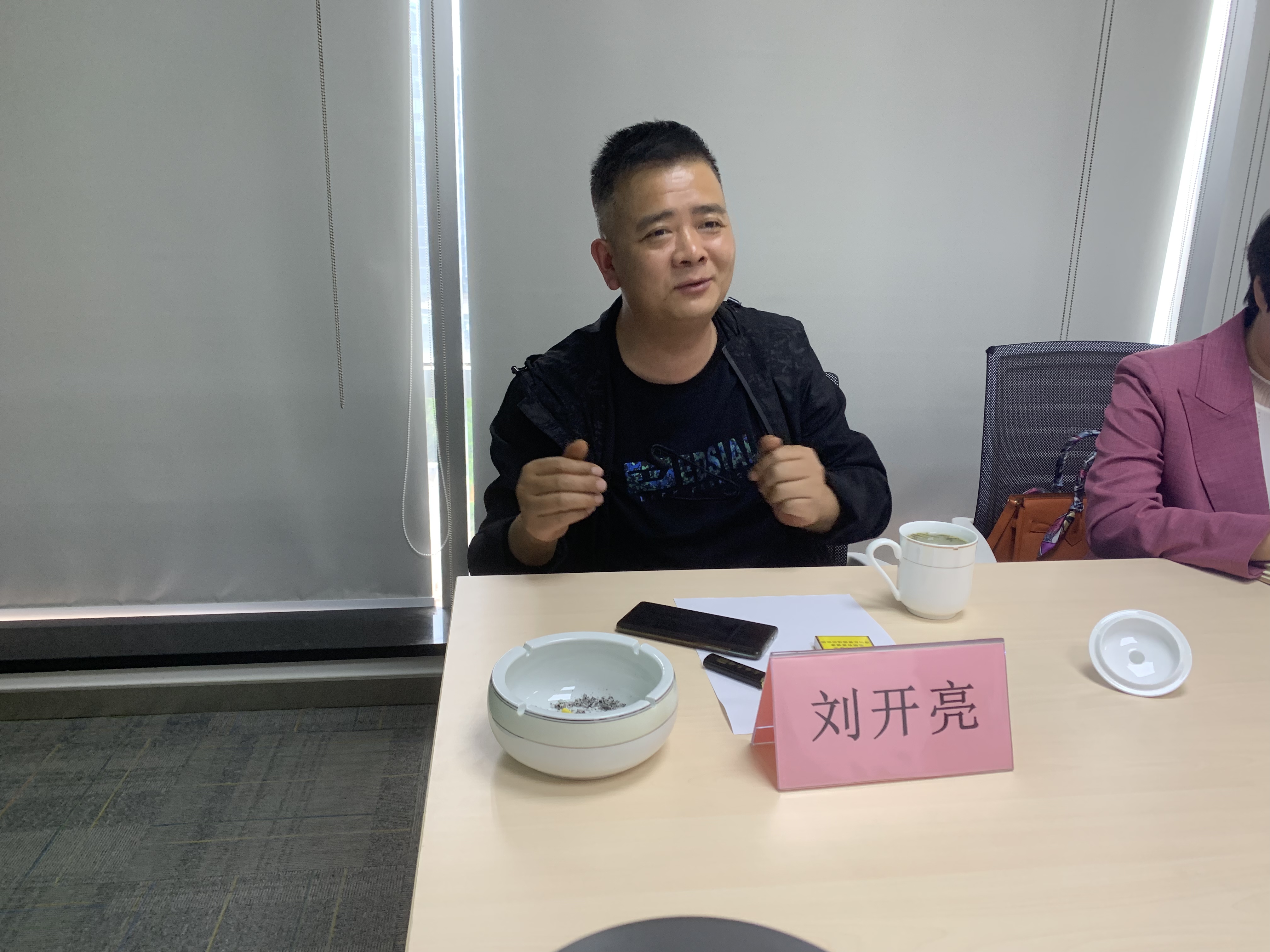 成都浴室柜行業(yè)協(xié)會領(lǐng)導(dǎo)蒞臨英富曼天一召開參展團(tuán)交流會(圖3) 成都浴室柜行業(yè)協(xié)會領(lǐng)導(dǎo)蒞臨英富曼天一召開參展團(tuán)交流會(圖3)